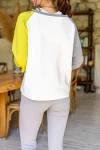 Beyaz Raglan Kol Dikiş Detaylı Kayık Yaka Color Block Sweatshirt BCBSK-25700-3472