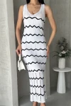 Beyaz V Yaka Zigzag Detaylı Triko Elbise BCDF-25A3000