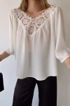 Beyaz Yakası Çiçek Brodeli Krep Bluz BCBSK-25700-T4010-1220