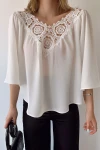 Beyaz Yakası Çiçek Brodeli Krep Bluz BCBSK-25700-T4010-1220