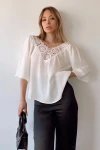 Beyaz Yakası Çiçek Brodeli Krep Bluz BCBSK-25700-T4010-1220