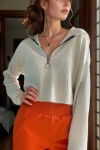 Ekru Kendinden Dokulu Fermuarlı Kapüşonlu Crop Sweatshirt BCBSK-25700-3322
