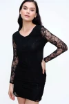 Siyah V Yaka Dantel Detaylı Elbise BCBSK-25700-T4007-1370