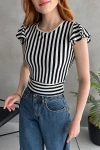 Siyah Beyaz Sırtı Fiyonk Bağlamalı Çizgi Detaylı Crop Bluz BCDF-252209