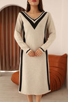 Bej V Yaka Çizgi Bloklu Triko Elbise BCES-253007