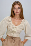 Ekru Oval Yaka Önü Bağcıklı Keten Bloklu Kroşe Bluz BCHESQ-251102