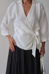 Beyaz Kruvaze Yaka Bağlamalı Müslin Bluz