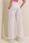 Beyaz Yüksek Bel Önü Çimalı Bol Paça Çift Cepli Eşofman Altı BCHYL-251228