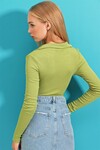 Fıstık Yeşili Polo Yaka Fitilli Yumuşak Dokulu Crop Bluz