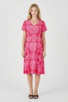 Fuşya Desenli V Yaka Kısa Kollu Midi Boy Elbise