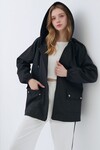 Siyah Kapüşonlu Fermuarlı Çift Cepli Yağmurluk Ceket