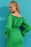 Yeşil Madonna Yaka Omuz Dekolteli Önü Büzgülü Crop Bluz